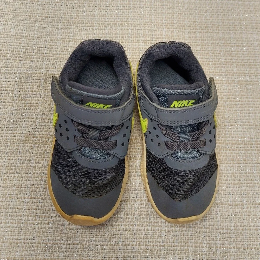 Nike Star Runner Toddler 7C Grey Volt Green Sneakers 869974-002